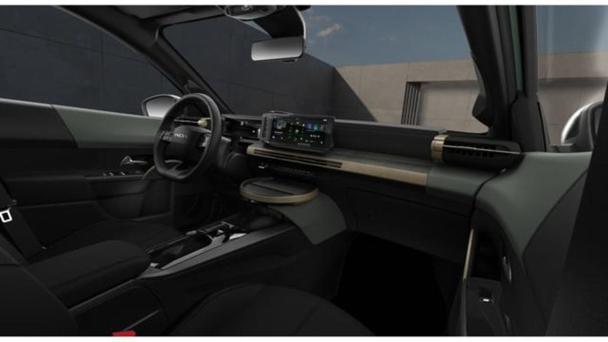 Lancia Ypsilon 1.2 mhev Edizione Cassina e-dct (7)