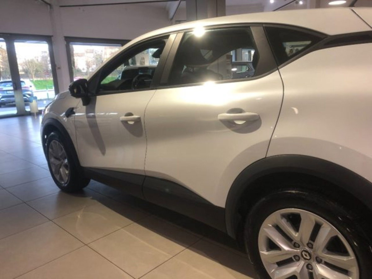 Renault Captur Full Hybrid E-Tech 145 CV Initiale Paris (12)