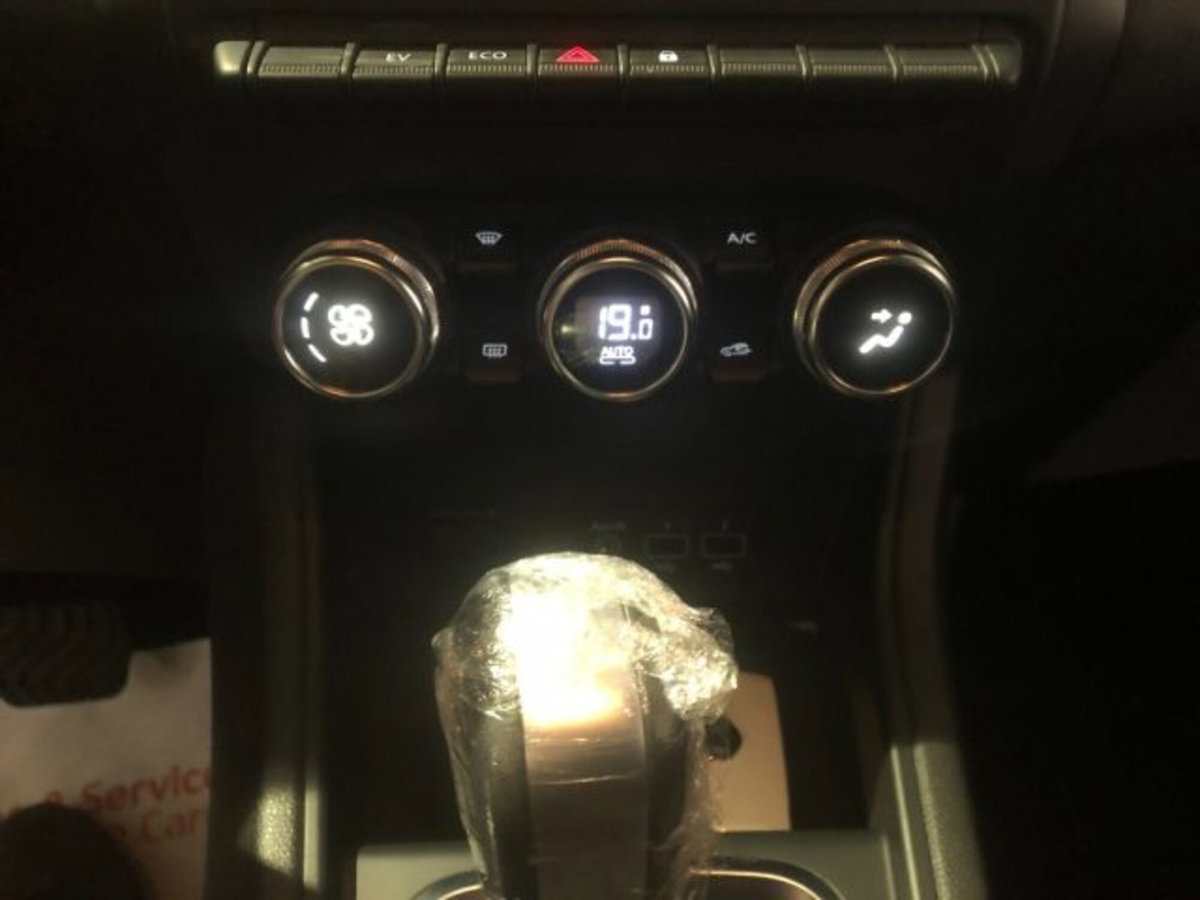 Renault Captur Full Hybrid E-Tech 145 CV Initiale Paris (7)