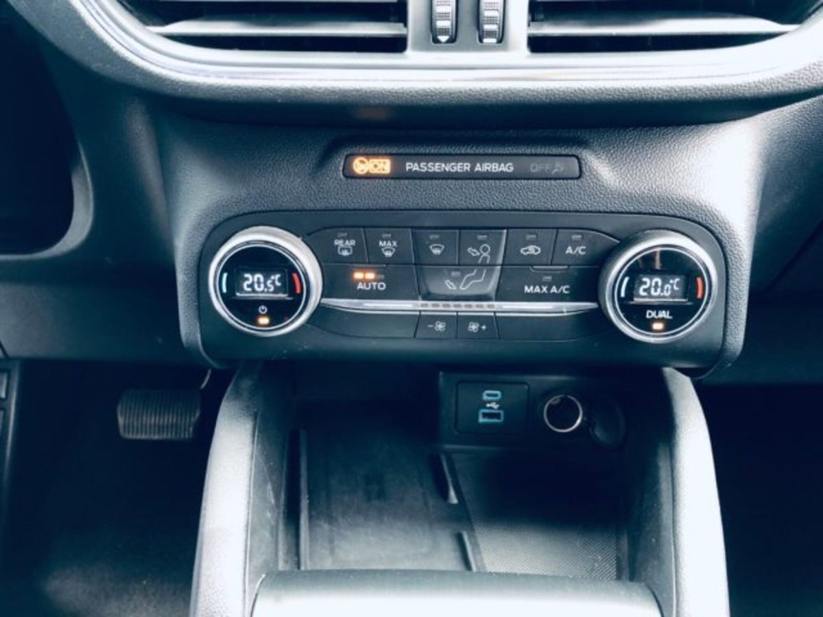 Ford Kuga 1.5 EcoBlue 120 CV aut. 2WD Titanium X (16)