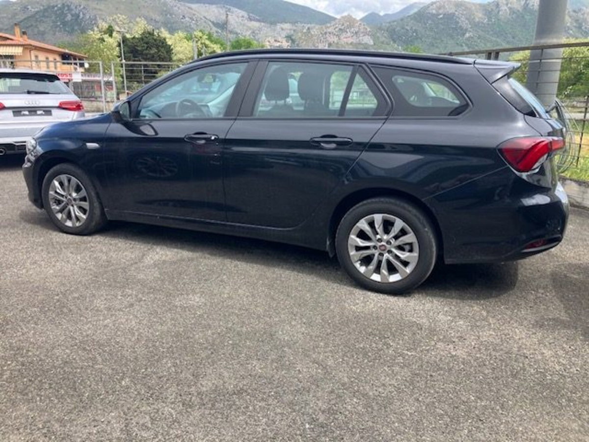 Fiat Tipo Station Wagon Tipo 1.4 T-Jet 120CV GPL SW Easy (4)