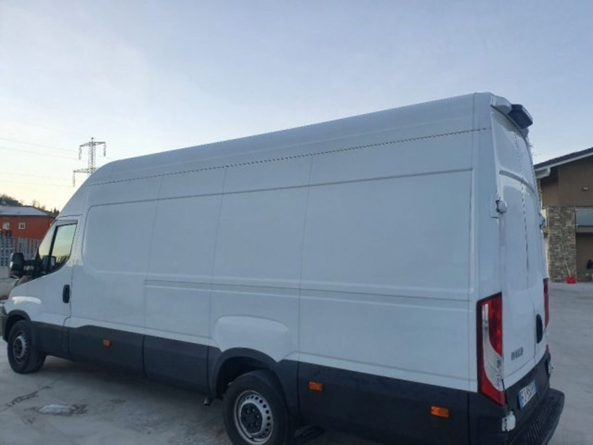 Iveco Daily Furgone 35S14V 2.3 HPT PC-TN Furgone (4)