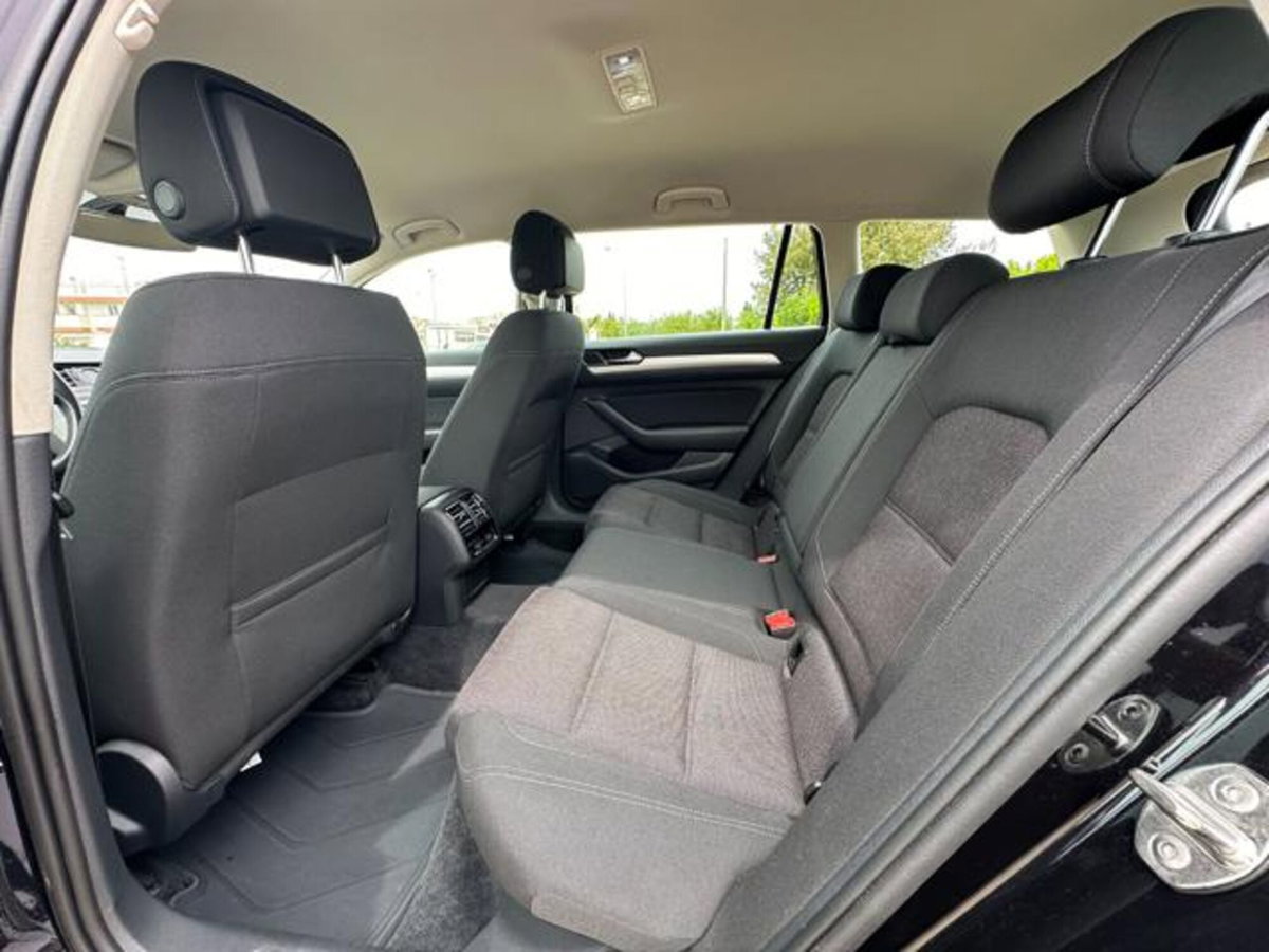 Volkswagen Passat Variant 1.6 TDI SCR DSG Business BMT (11)