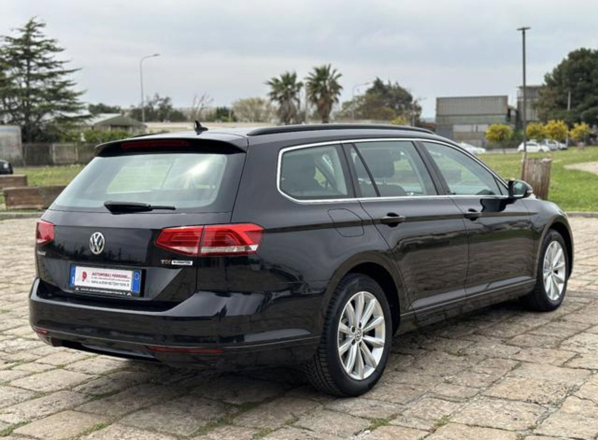 Volkswagen Passat Variant 1.6 TDI SCR DSG Business BMT (12)