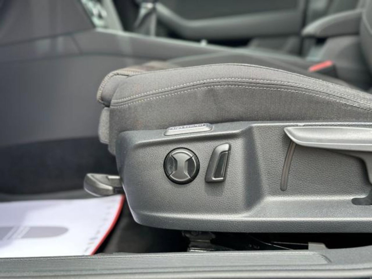 Volkswagen Passat Variant 1.6 TDI SCR DSG Business BMT (20)
