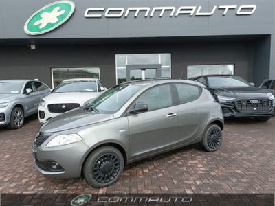 Lancia Ypsilon 1.0 FireFly 5 porte S&S Hybrid Ecochic Silver  nuova