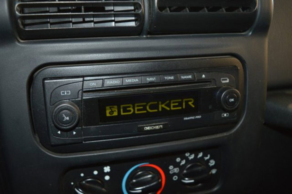 Jeep Wrangler 4.0 cat Sport auto 65th Anniversary (13)