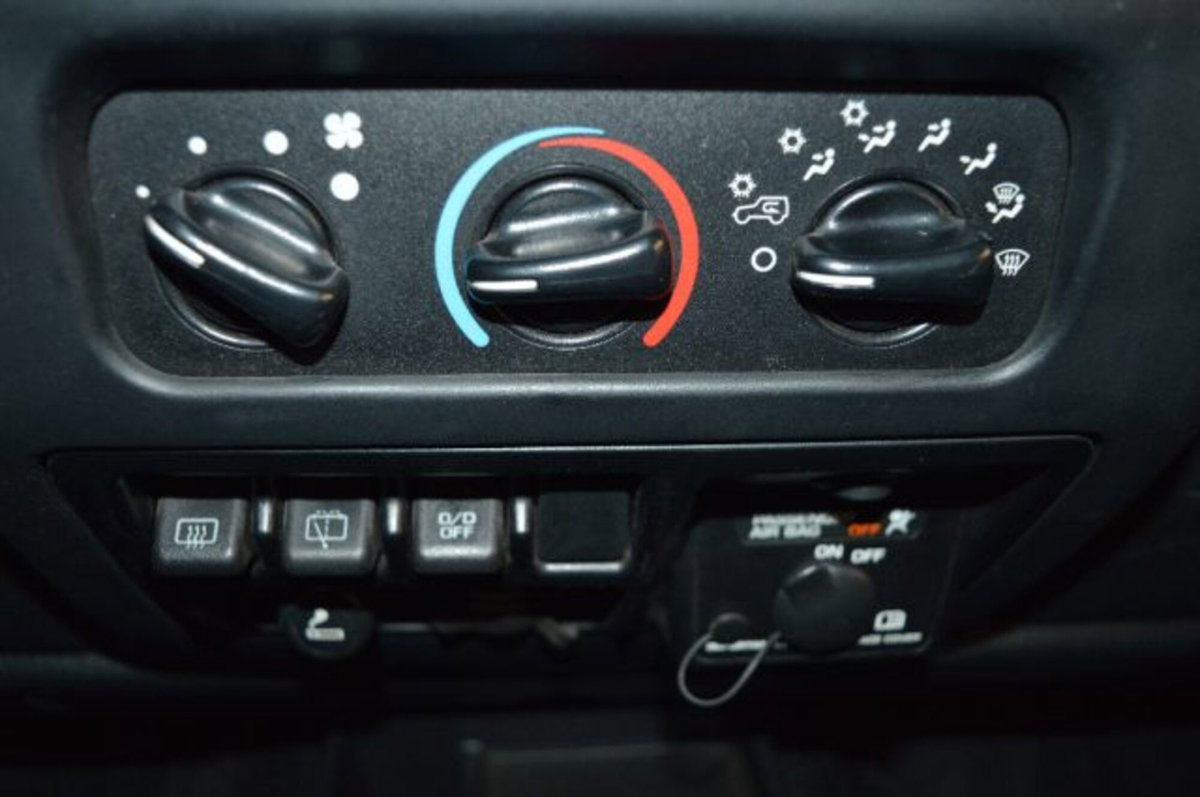Jeep Wrangler 4.0 cat Sport auto 65th Anniversary (14)