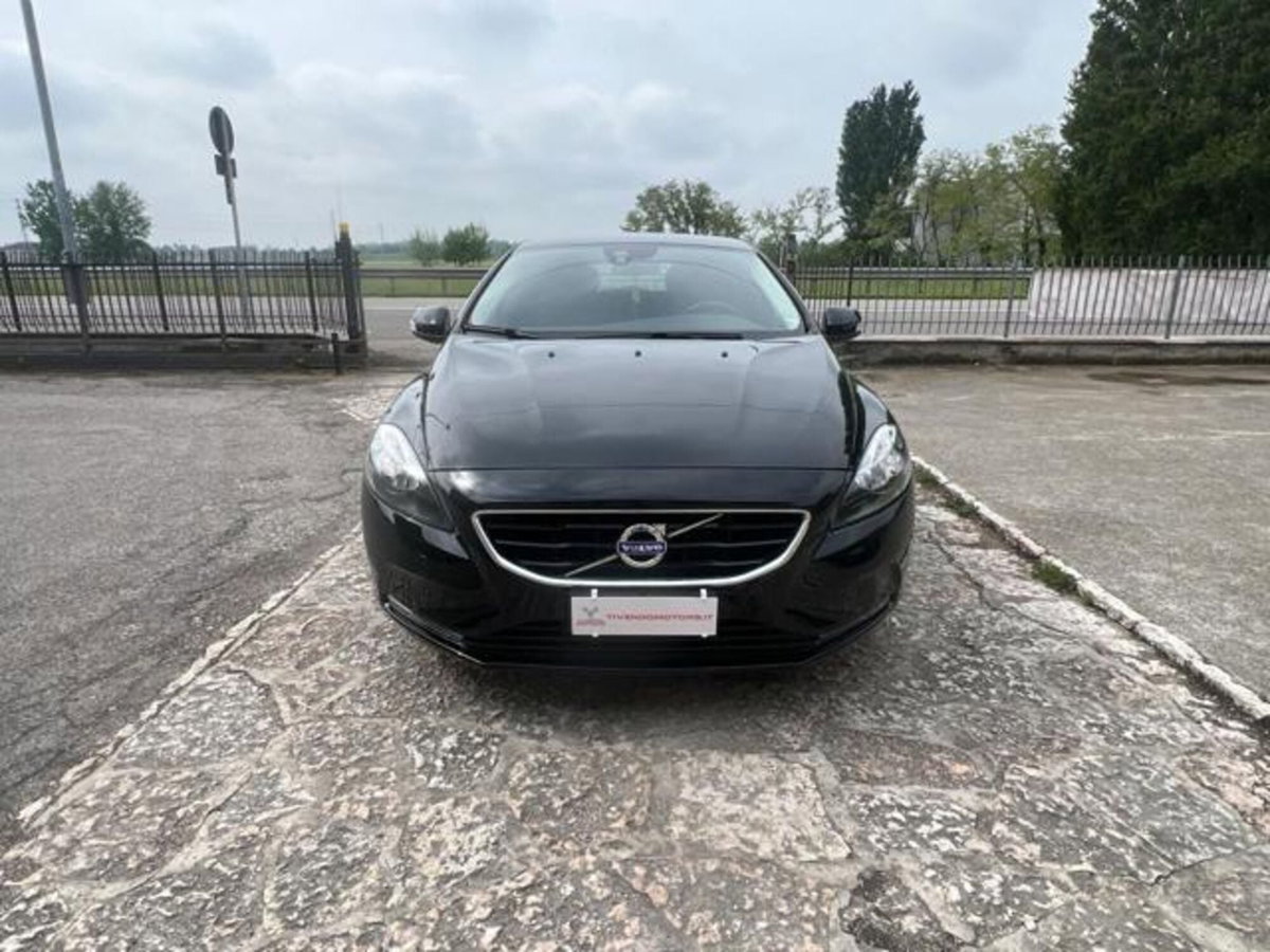 Volvo V40 D2 (2)