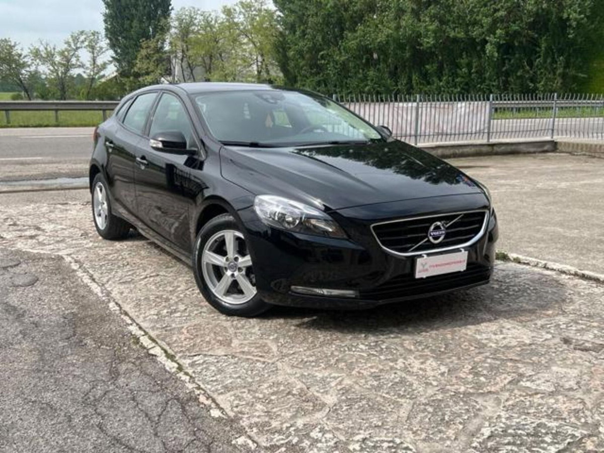 Volvo V40 D2 (3)