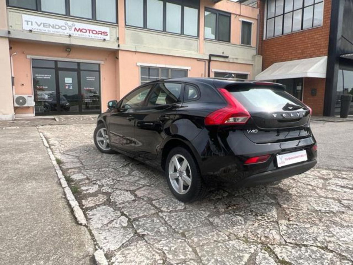 Volvo V40 D2 (4)