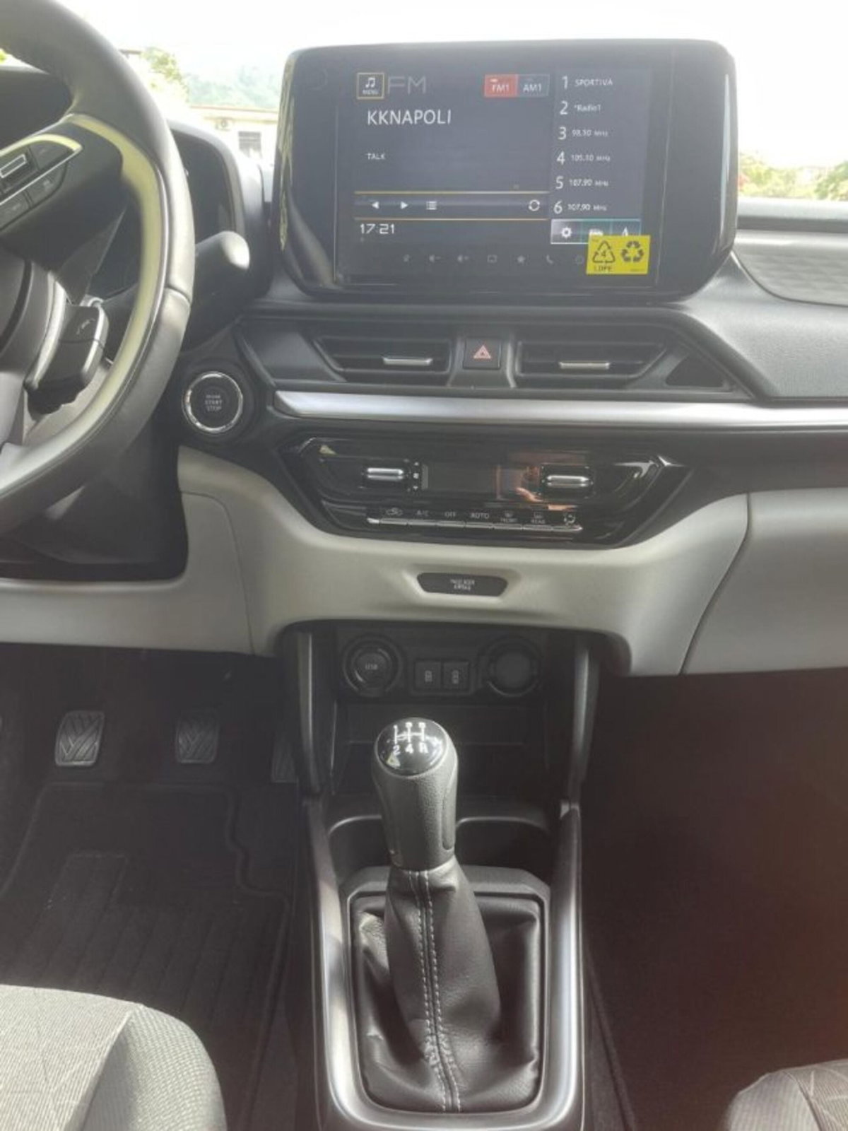 Suzuki Swift 1.2h Top 2wd (20)