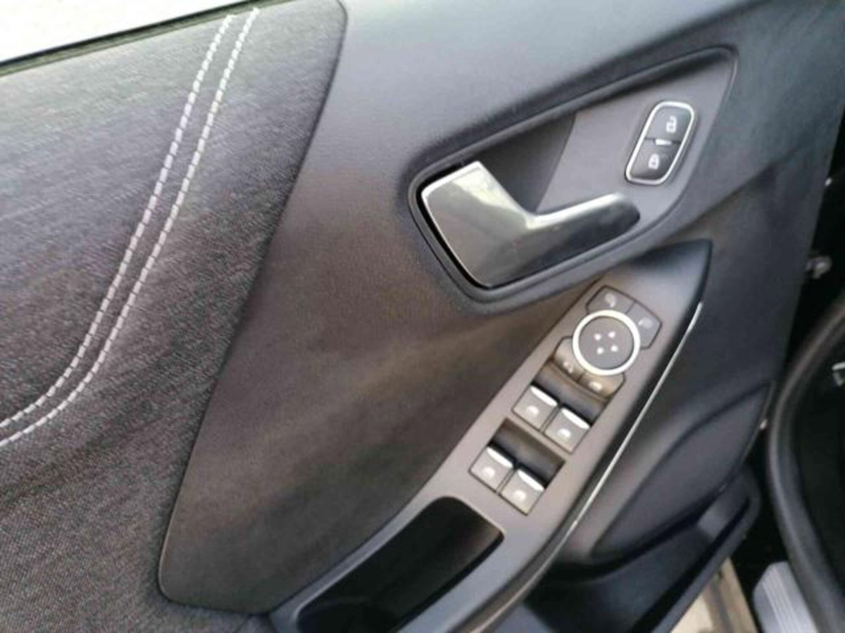 Ford Puma 1.0 EcoBoost Hybrid 125 CV S&S aut. Titanium Design (16)