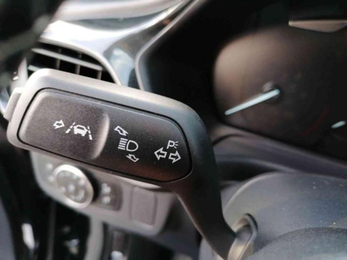 Ford Puma 1.0 EcoBoost Hybrid 125 CV S&S aut. Titanium Design (18)