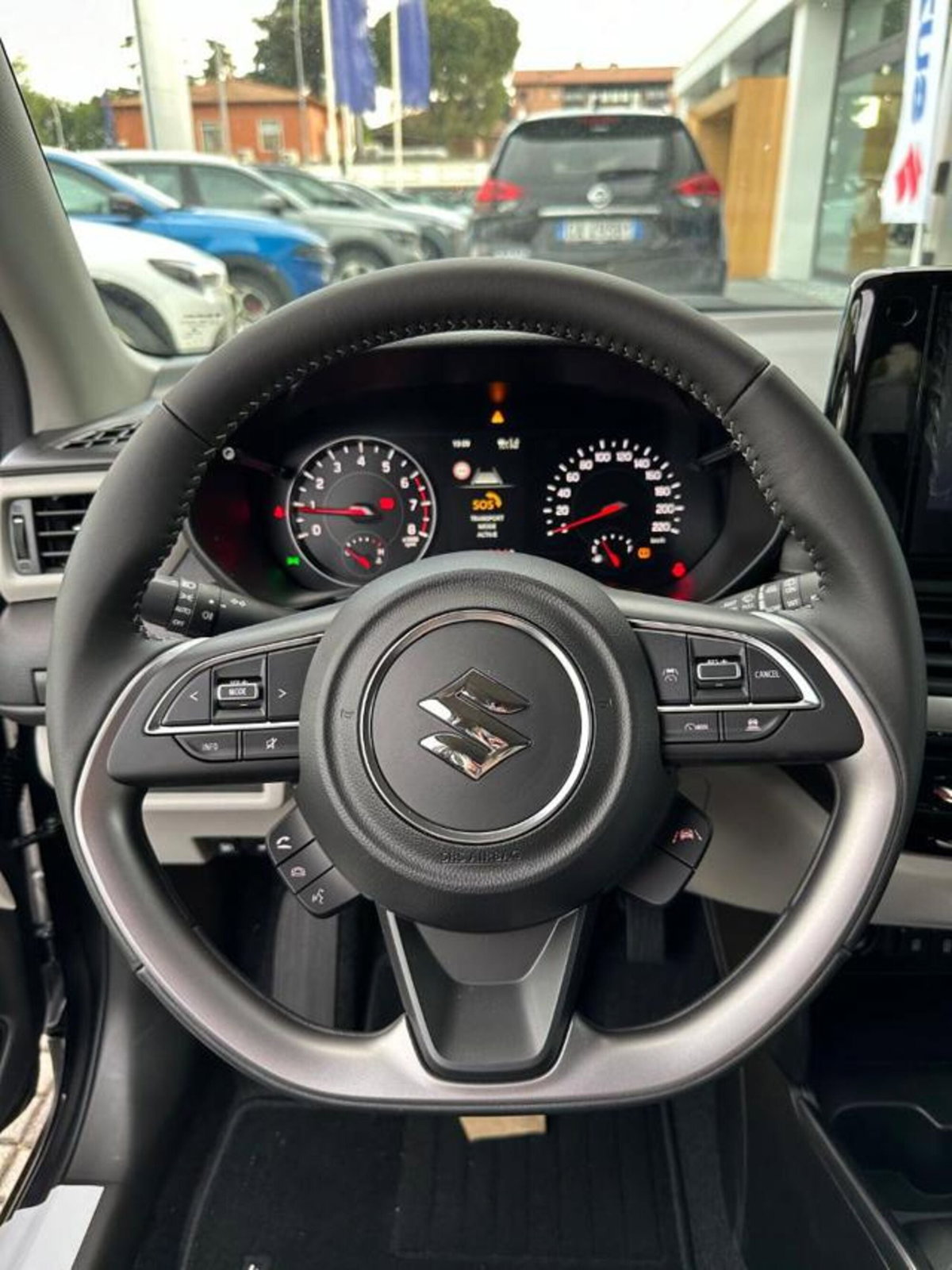 Suzuki Swift 1.2h Top 2wd (13)