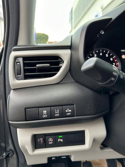 Suzuki Swift 1.2h Top 2wd (7)