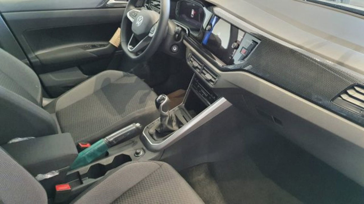 Volkswagen Polo 1.0 tsi Life 95cv (10)