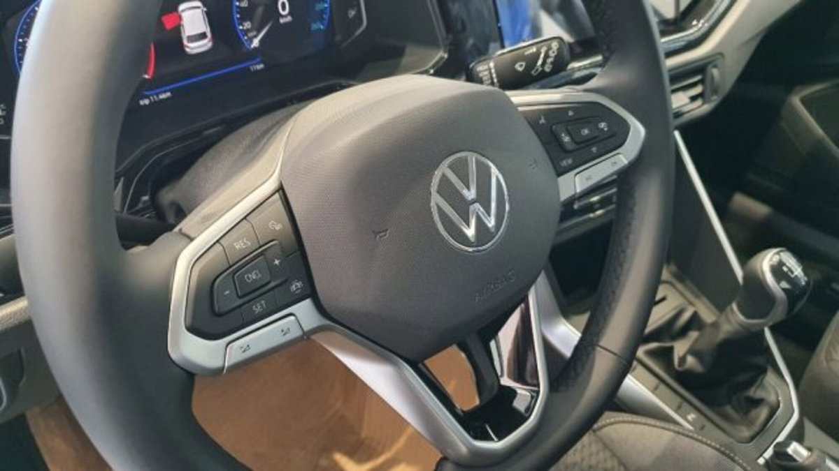 Volkswagen Polo 1.0 tsi Life 95cv (15)