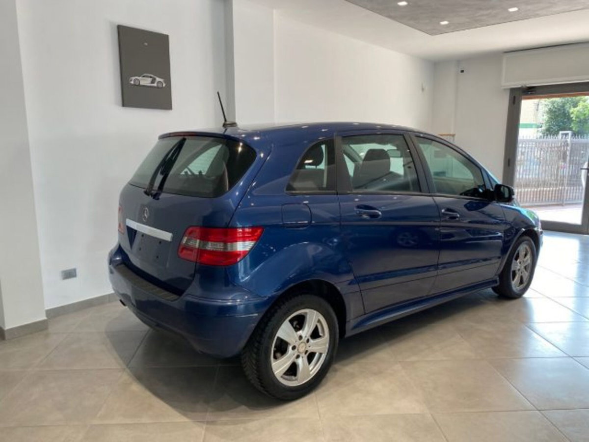 Mercedes-Benz Classe B 180 NGT BlueEFFICIENCY (3)