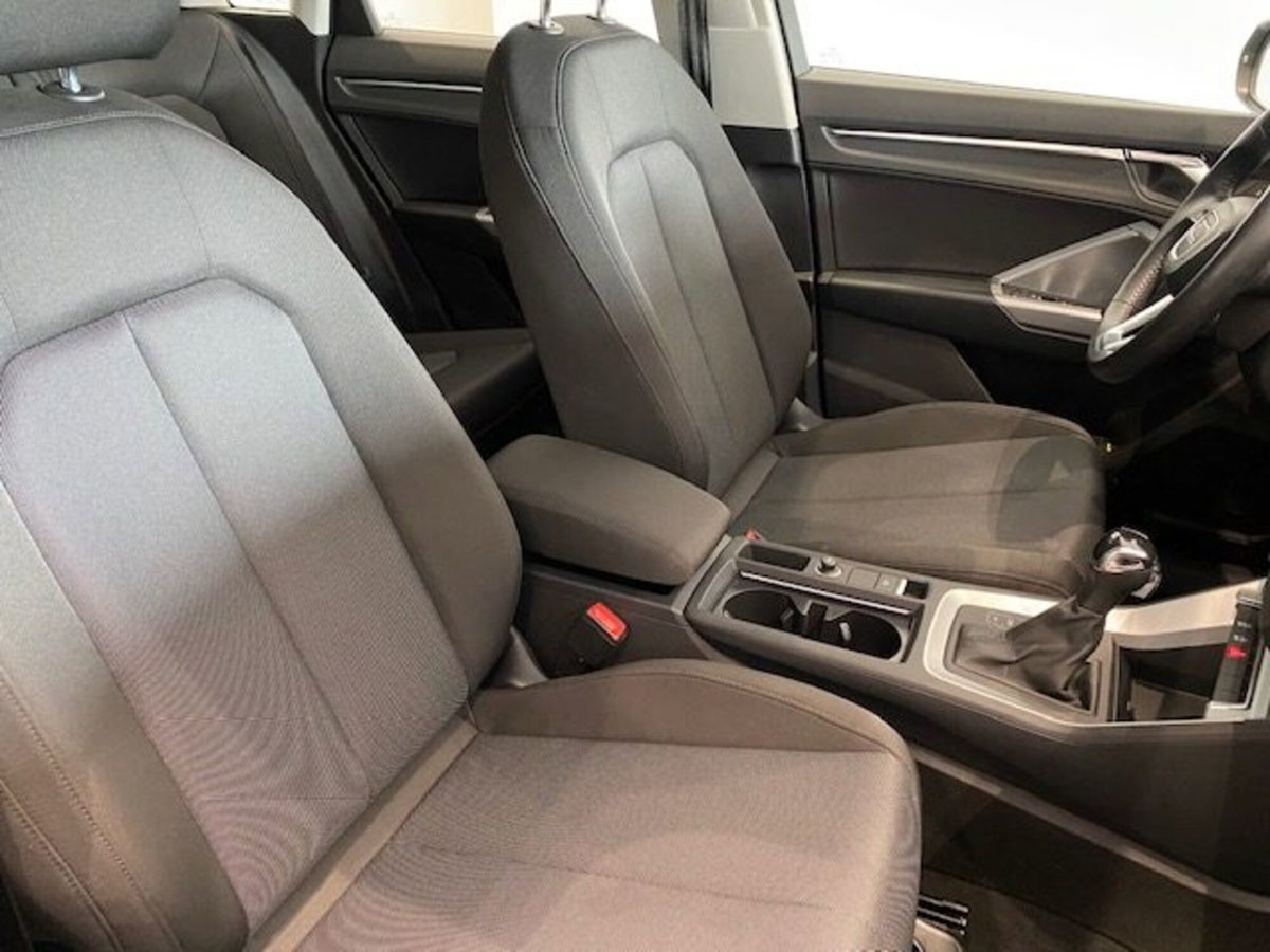 Audi Q3 35 TDI Business (12)