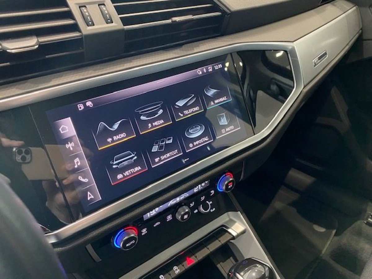 Audi Q3 35 TDI Business (14)