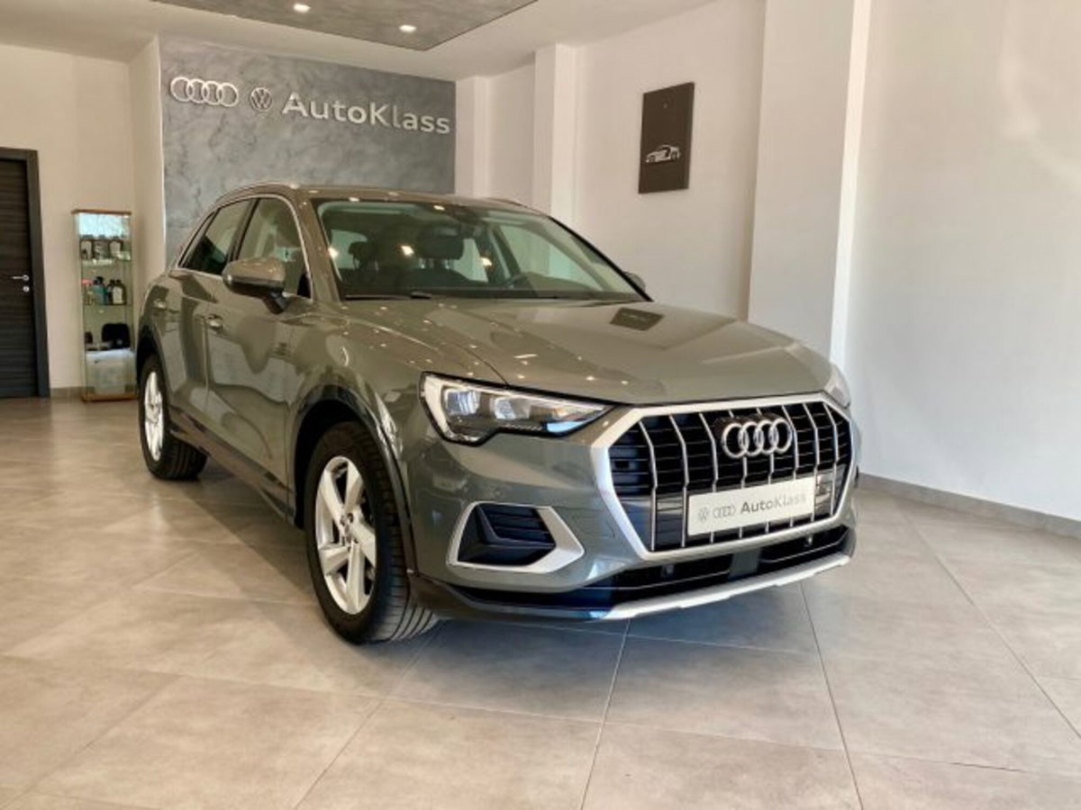 Audi Q3 35 TDI Business (2)