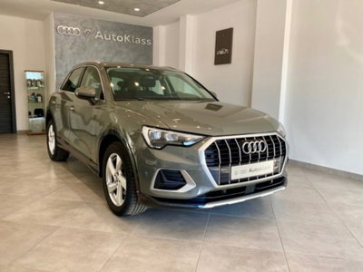 Audi Q3 35 TDI Business (2)