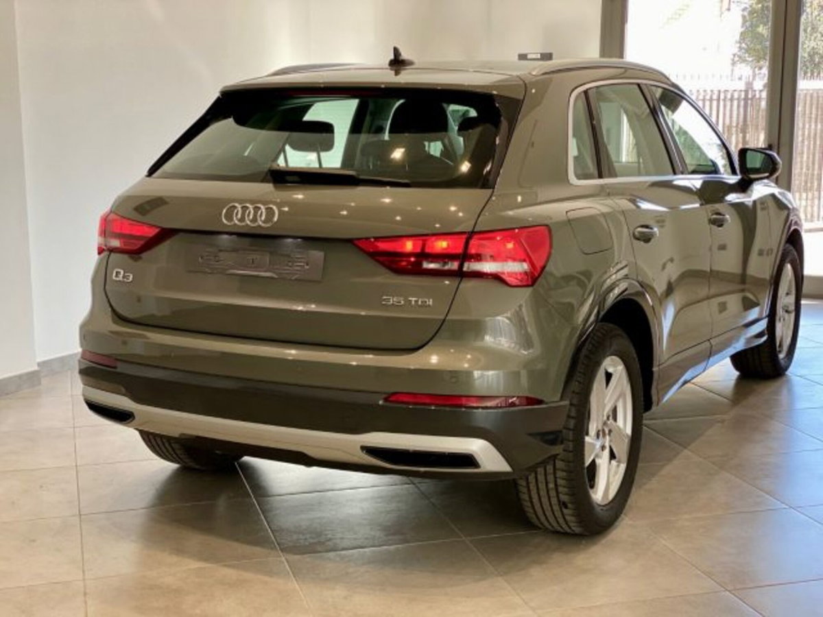 Audi Q3 35 TDI Business (8)