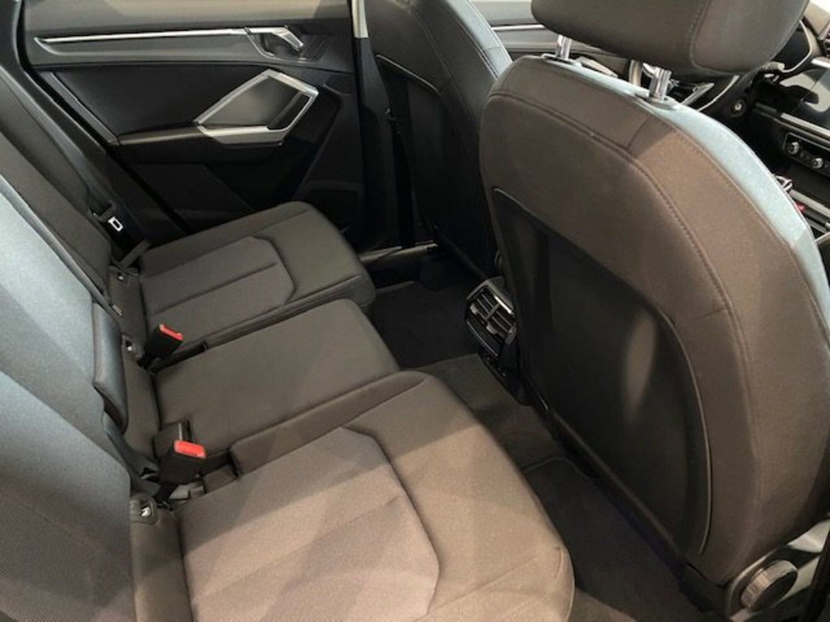 Audi Q3 35 TDI Business (15)