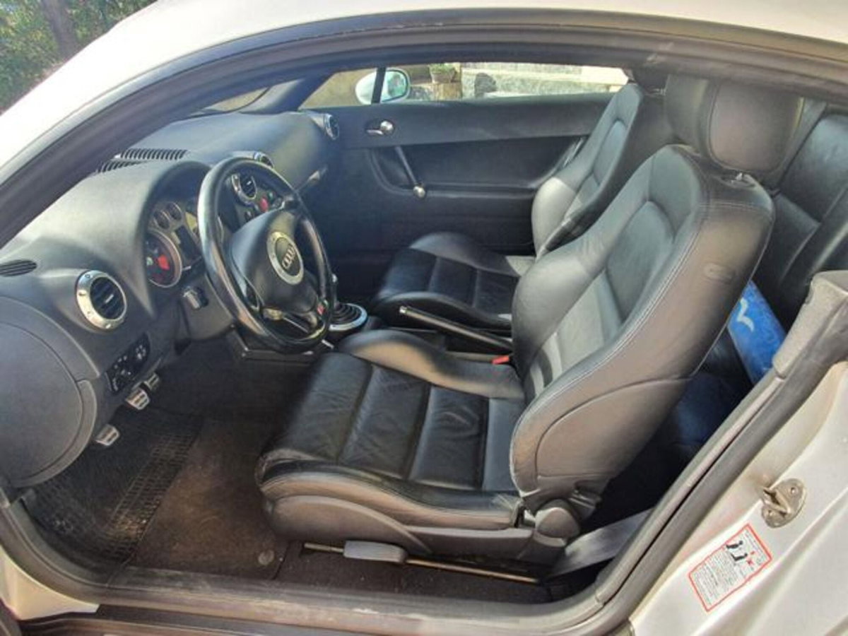 Audi TT Coupé 1.8 T 20V 225 CV cat quattro (9)