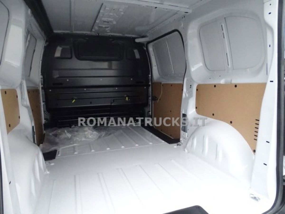 Peugeot Expert Furgone std 1.5 diesel 120cv S&S (10)