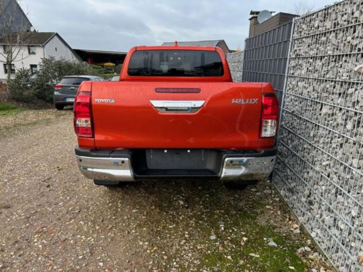 Toyota Hilux 2.D-4D 4WD 2 porte Extra Cab Lounge (4)