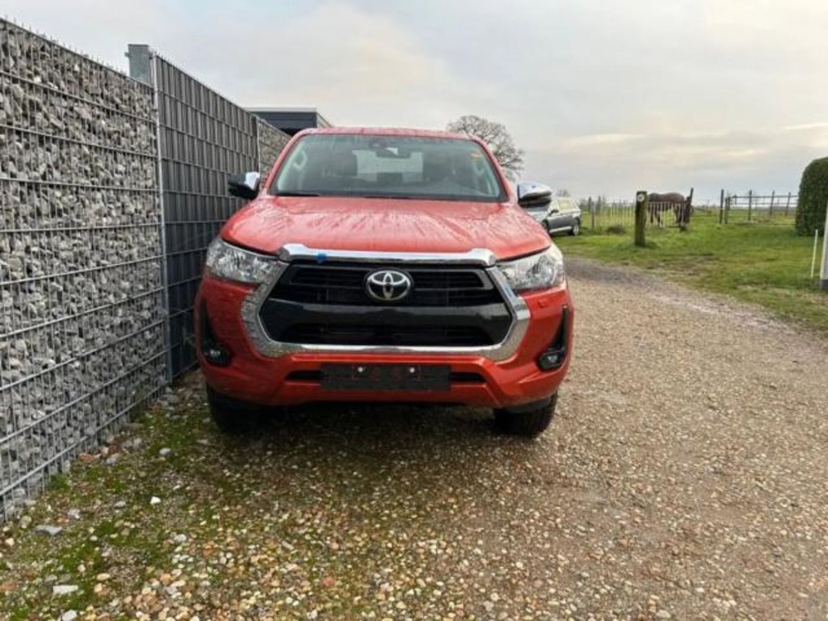 Toyota Hilux 2.D-4D 4WD 2 porte Extra Cab Lounge (5)