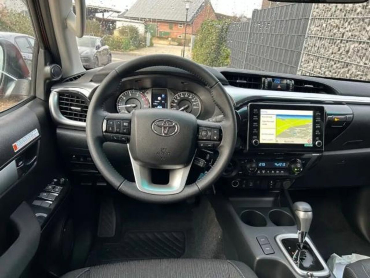 Toyota Hilux 2.D-4D 4WD 2 porte Extra Cab Lounge (8)
