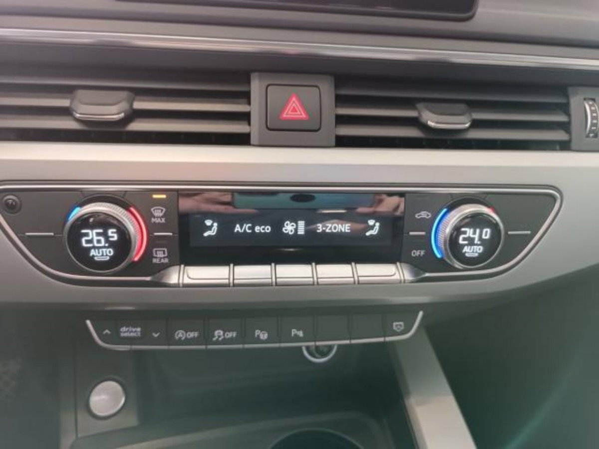 Audi A4 Avant 2.0 TDI 150 CV Sport (12)