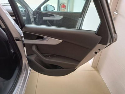 Audi A4 Avant 2.0 TDI 150 CV Sport (16)