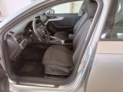 Audi A4 Avant 2.0 TDI 150 CV Sport (8)