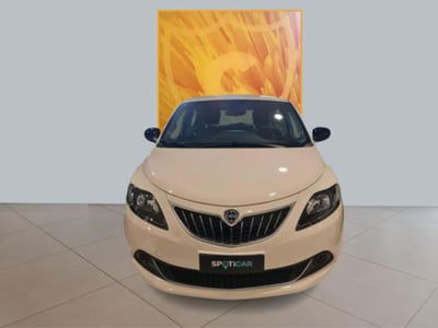 Lancia Ypsilon 1.0 FireFly 5 porte S&S Hybrid Ecochic Silver  usata