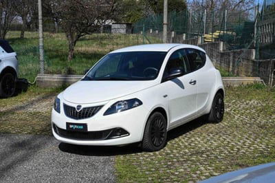 Lancia Ypsilon 1.0 FireFly 5 porte S&S Hybrid Silver Plus usata