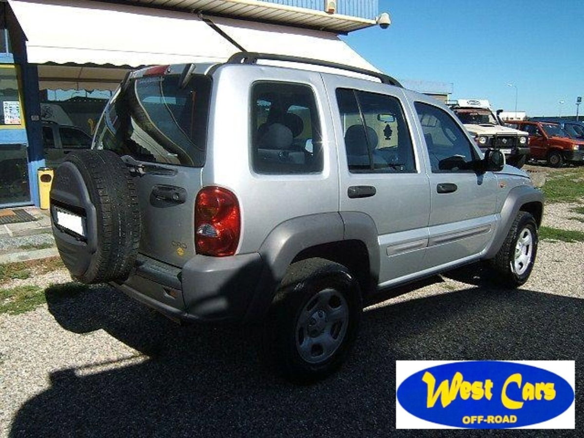 Jeep Cherokee 2.5 CRD Sport (5)