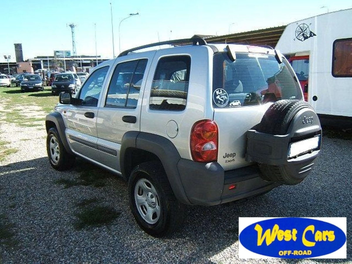 Jeep Cherokee 2.5 CRD Sport (7)