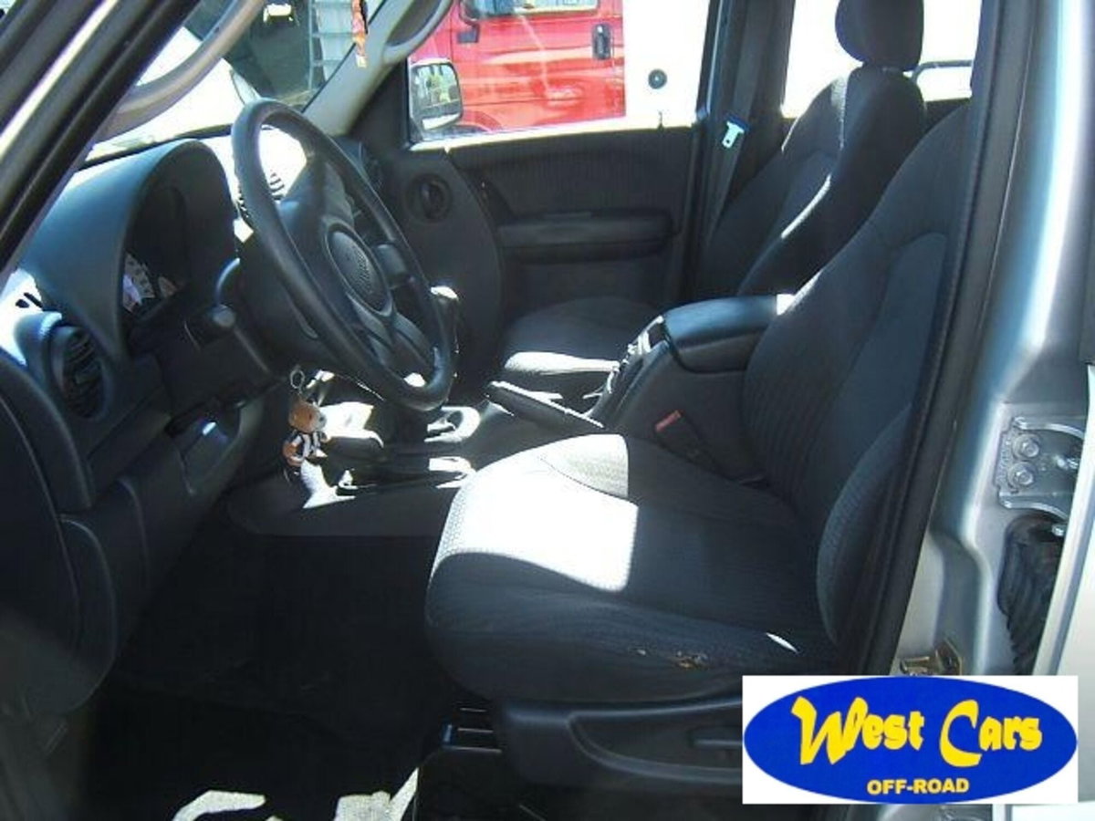 Jeep Cherokee 2.5 CRD Sport (8)