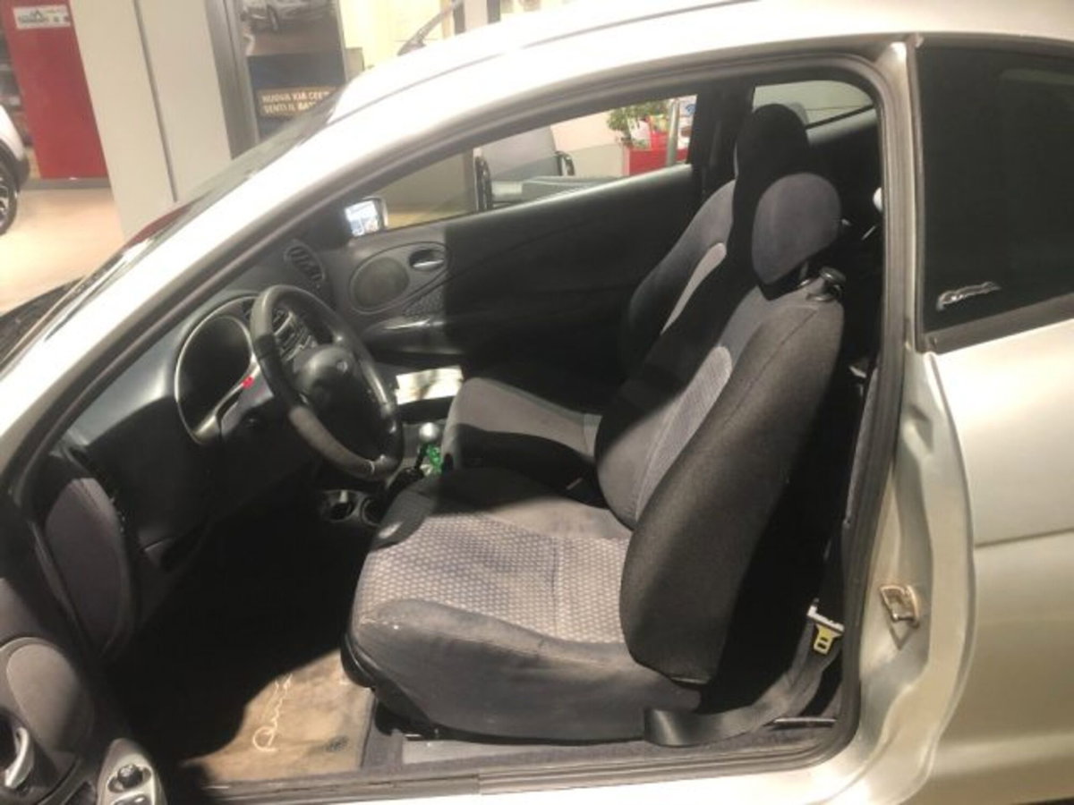 Ford Puma 1.7i 16V cat (9)