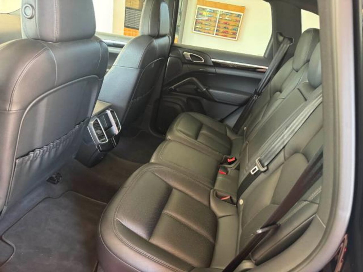 Porsche Cayenne 3.0 Diesel Platinum Edition (11)