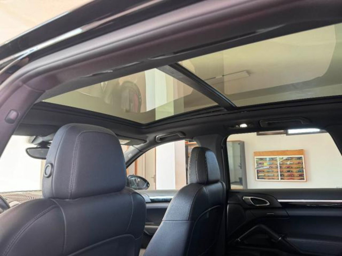 Porsche Cayenne 3.0 Diesel Platinum Edition (16)