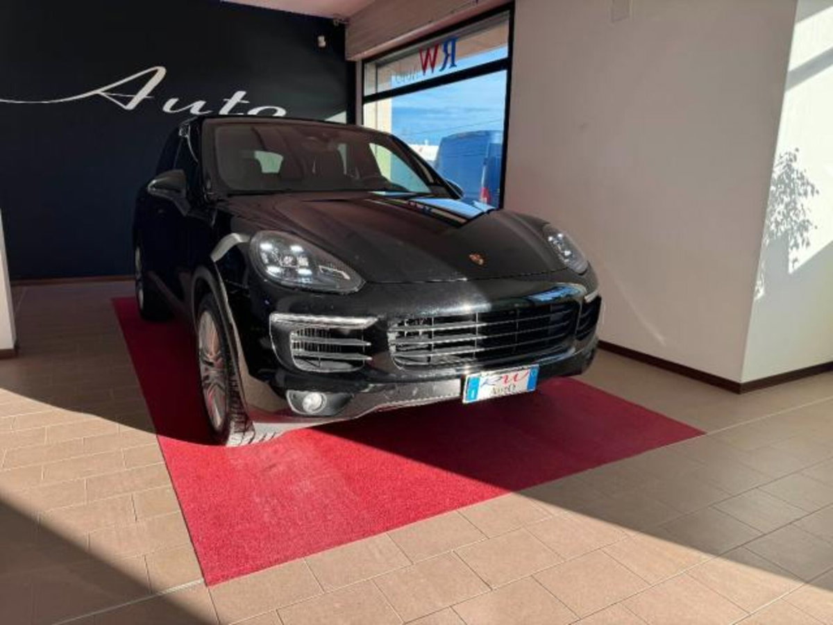 Porsche Cayenne 3.0 Diesel Platinum Edition (2)