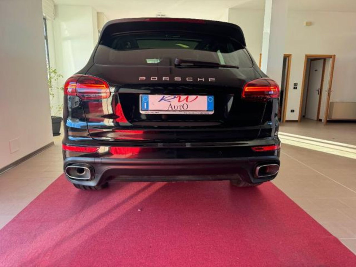 Porsche Cayenne 3.0 Diesel Platinum Edition (5)
