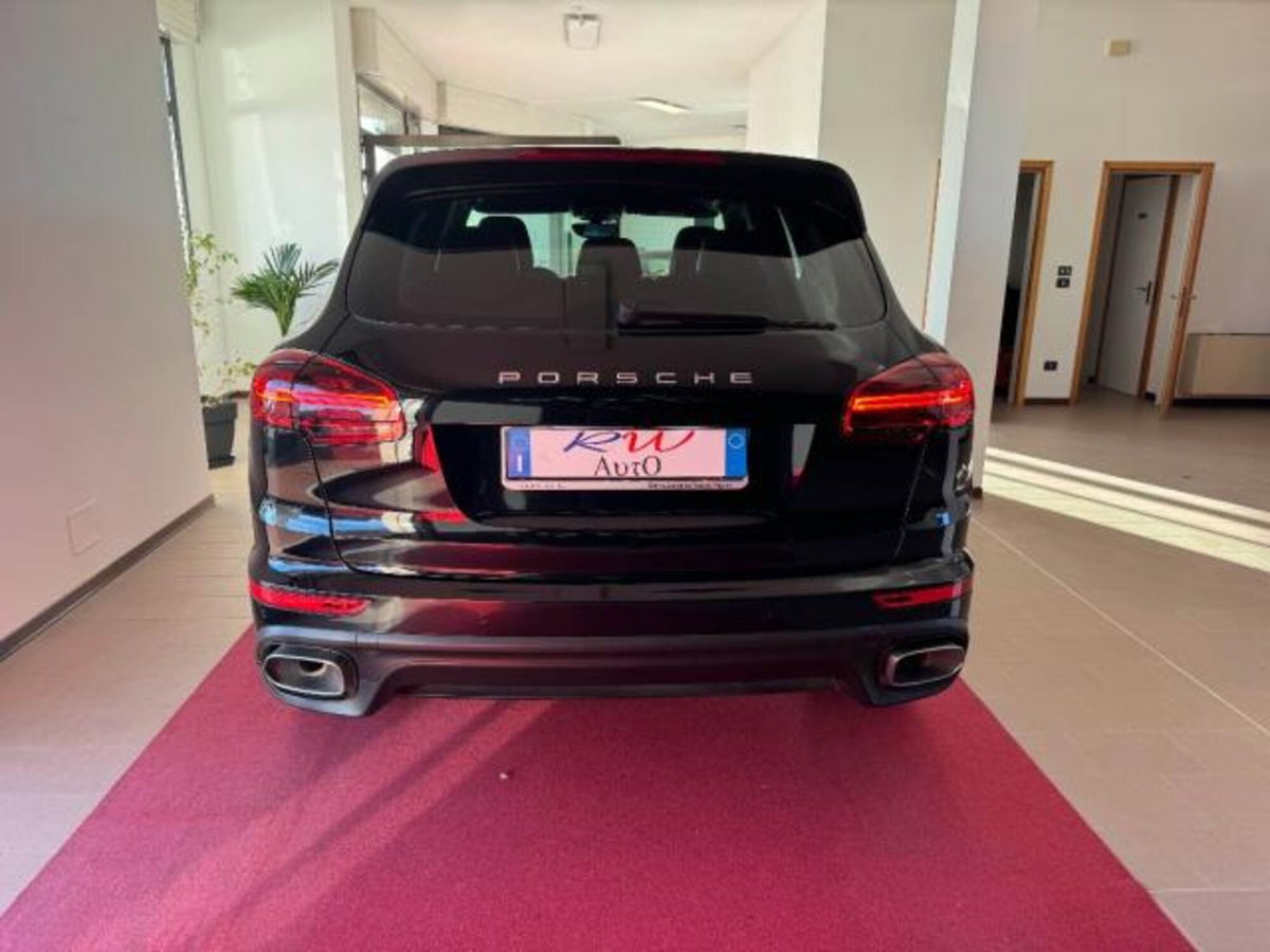 Porsche Cayenne 3.0 Diesel Platinum Edition (6)