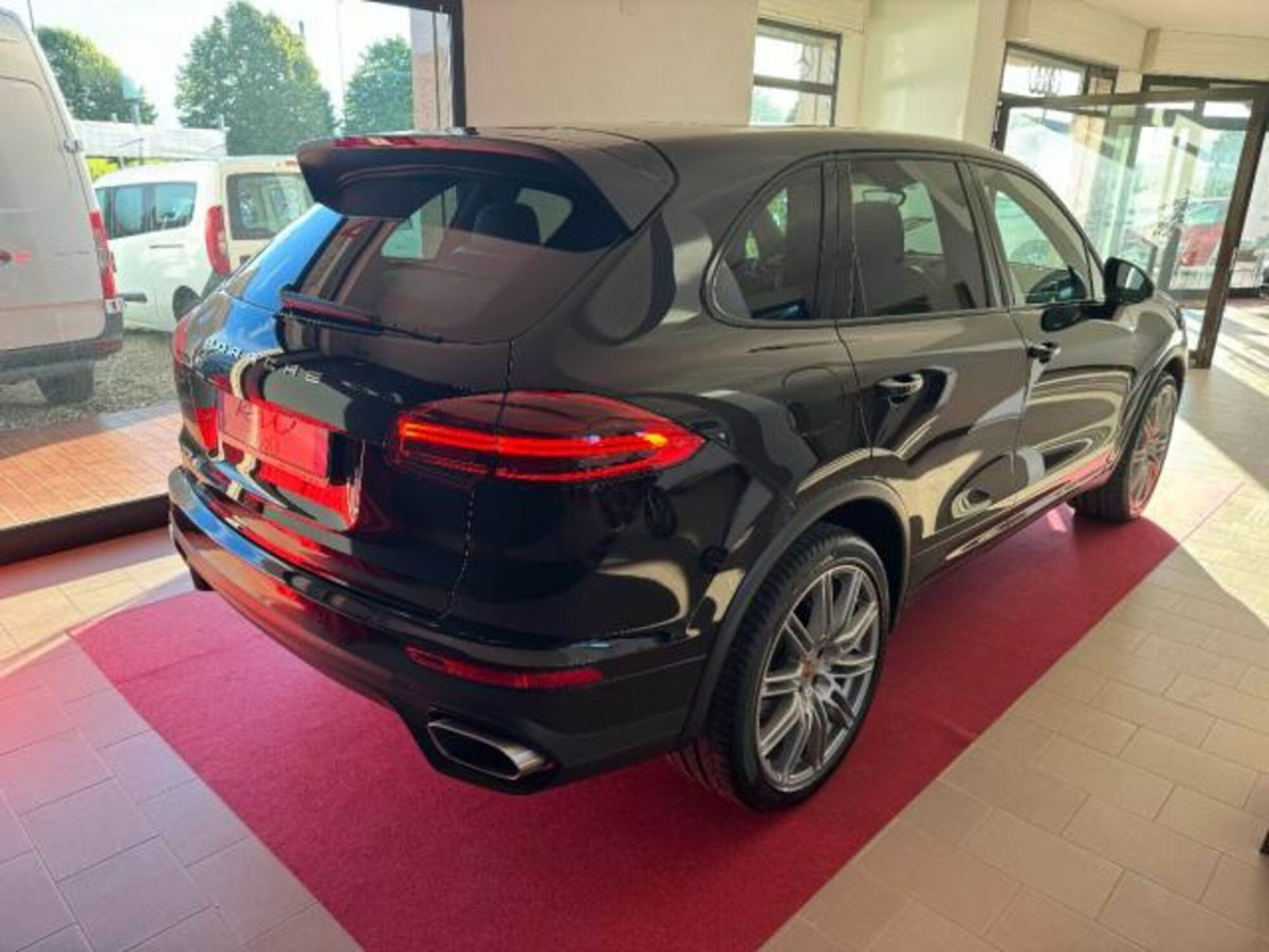 Porsche Cayenne 3.0 Diesel Platinum Edition (7)