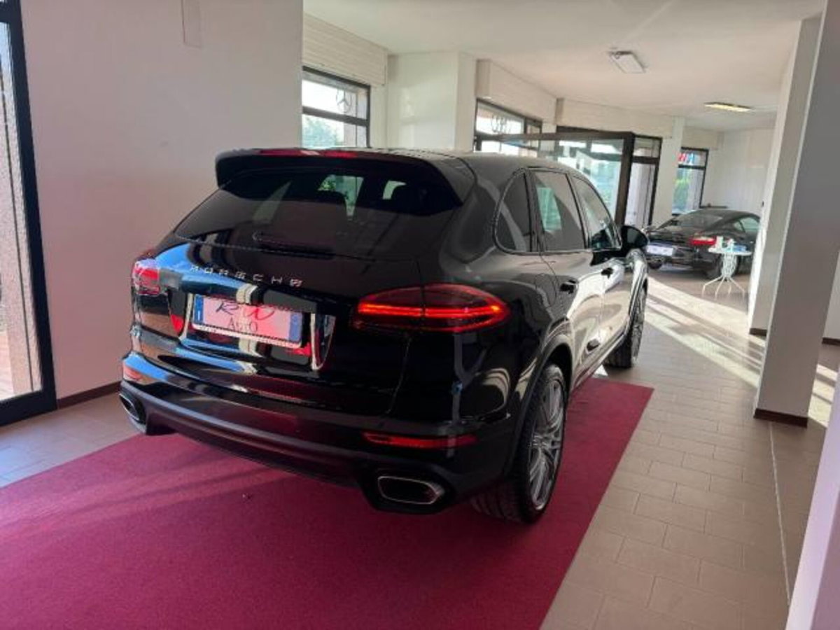 Porsche Cayenne 3.0 Diesel Platinum Edition (9)